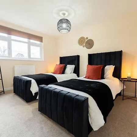 Holiday home Home2home 4bed House Near Roundhay Park Leeds (West Yorkshire)