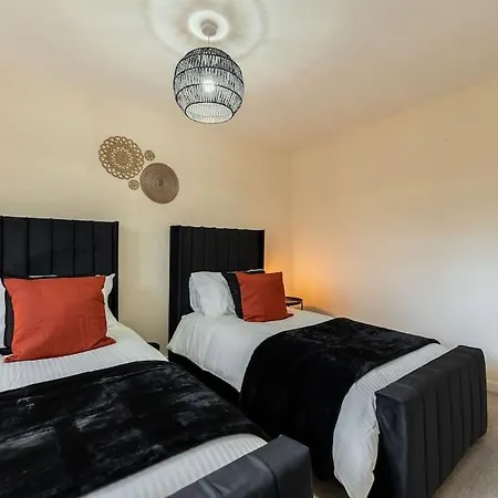 Home2home 4bed House Near Roundhay Park
