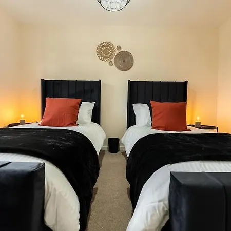 Home2home 4bed House Near Roundhay Park Holiday home
