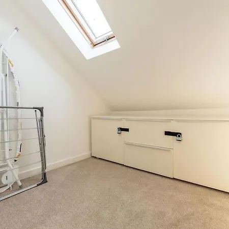 Holiday home Home2home 4bed House Near Roundhay Park Leeds (West Yorkshire)