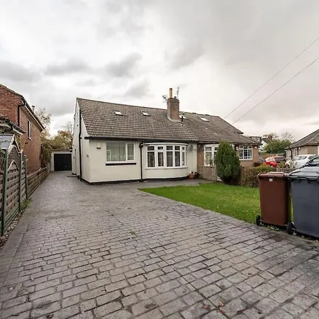 Holiday home Home2home 4bed House Near Roundhay Park *
